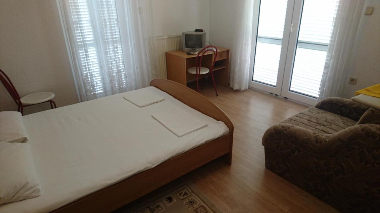 Restoran Sirena Panzió Dramalj Kültér fotó