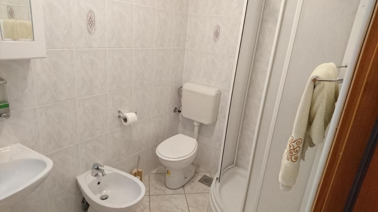 Restoran Sirena Panzió Dramalj Kültér fotó